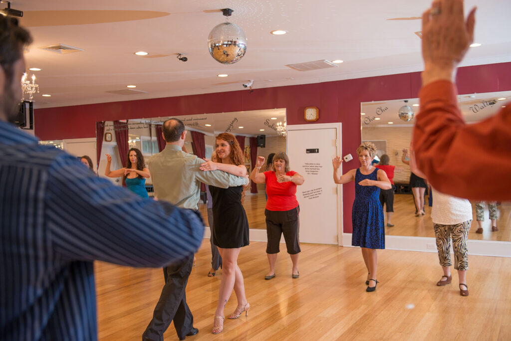 beginner group ballroom dance class - social graces ballroom dance studio - berryville virginia